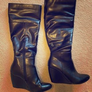 Women’s wedge boots